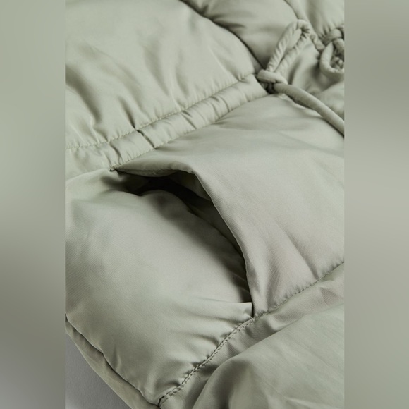 Adorable Sage Green Drawstring-waist Puffer Jacket | H&M - Picture 2 of 6